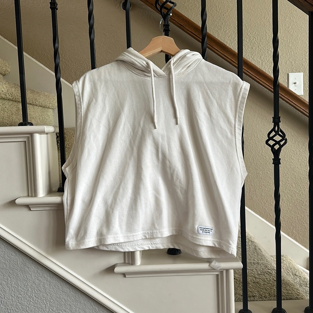 H&M sleeveless sweatshirt